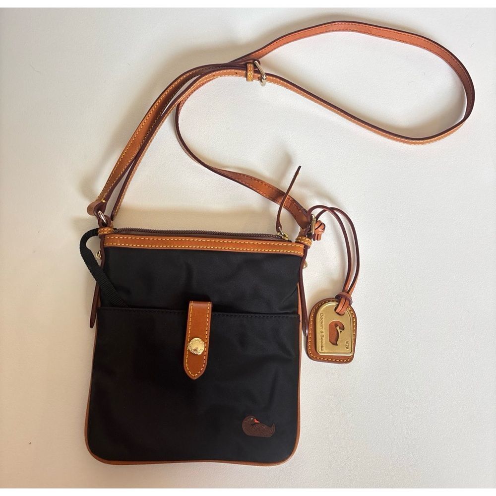 🦆 DOONEY & BOURKE BLACK NYLON LEATHER TRIM SLIM CROSSBODY ~ Excellent